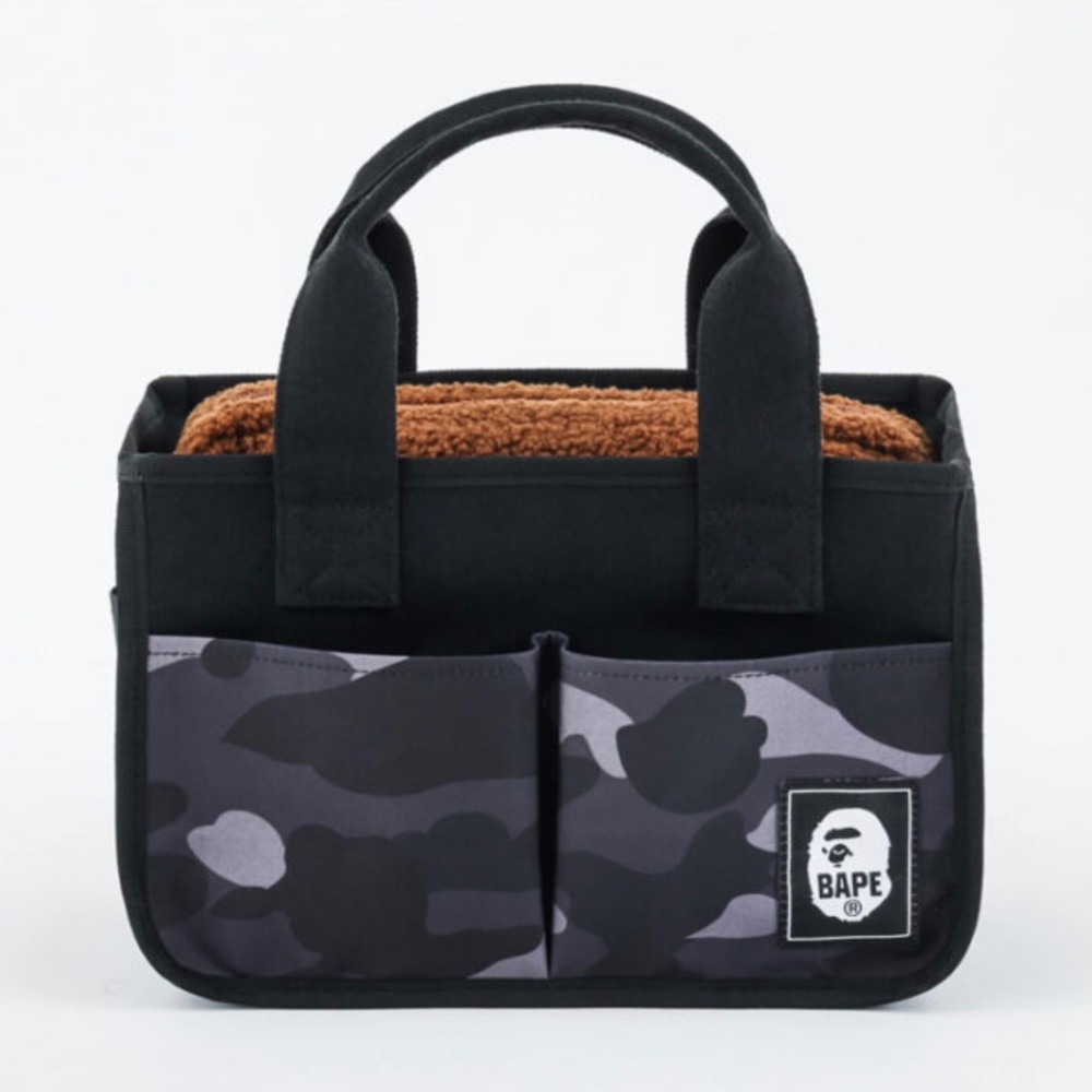 A Bathing Ape lunch bag with milo pouch
